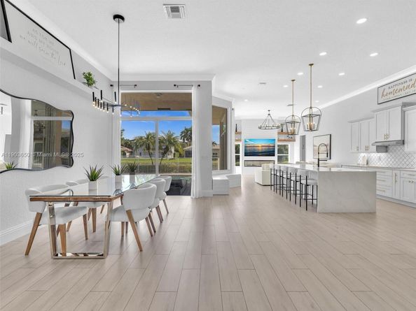 5039 NW 124th Way, Coral Springs FL 33076