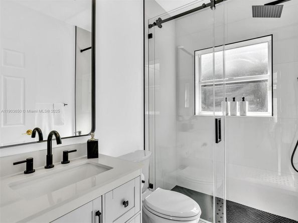 5039 NW 124th Way, Coral Springs FL 33076