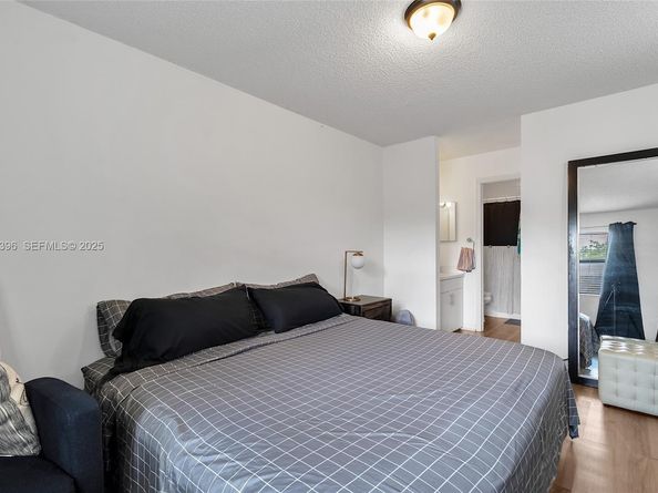 9730 Hammocks Blvd 20128, Miami FL 33196