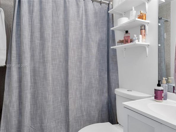 9730 Hammocks Blvd 20128, Miami FL 33196