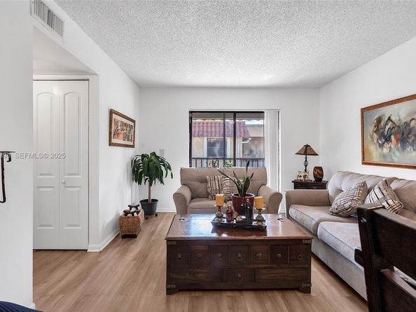 9730 Hammocks Blvd 20128, Miami FL 33196