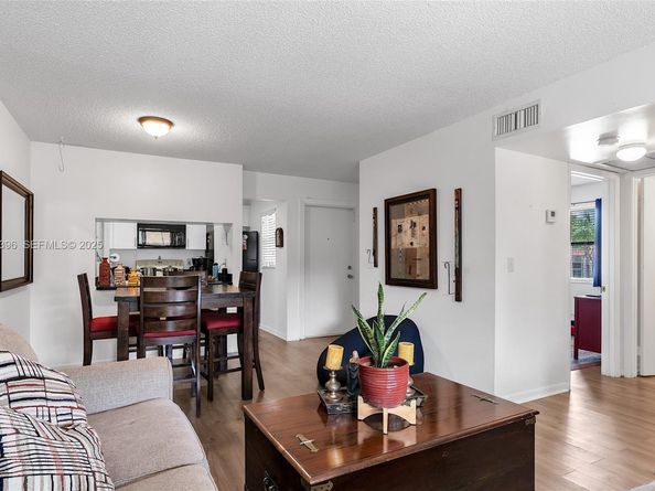 9730 Hammocks Blvd 20128, Miami FL 33196