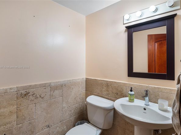 601 NE 36th St 2908, Miami FL 33137