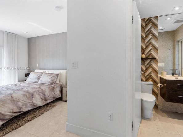 11325 NW 66th St, Doral FL 33178