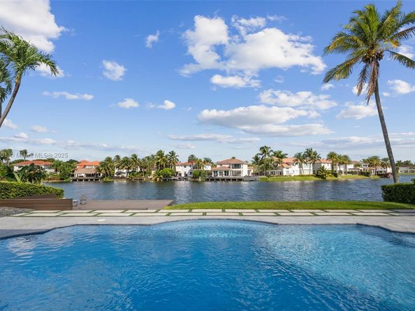 11325 NW 66th St, Doral FL 33178