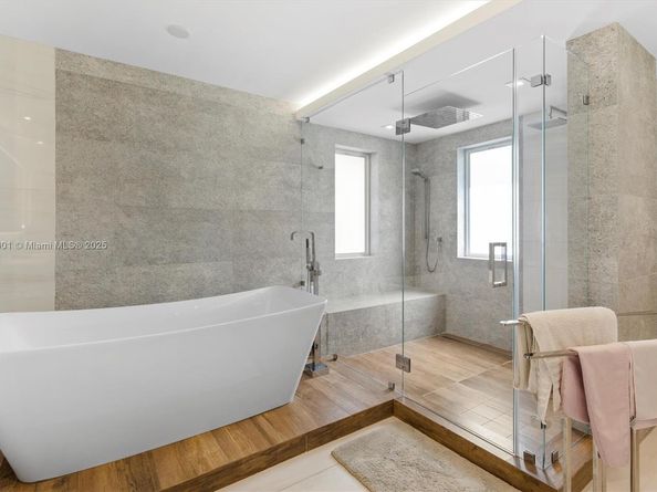 11325 NW 66th St, Doral FL 33178