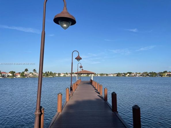 11325 NW 66th St, Doral FL 33178