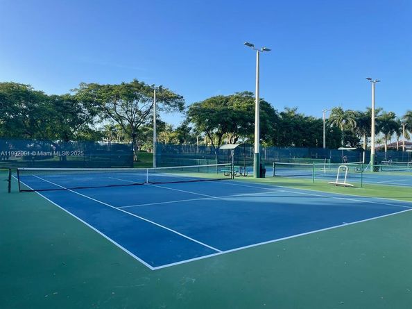 11325 NW 66th St, Doral FL 33178