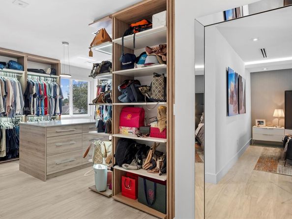 11325 NW 66th St, Doral FL 33178