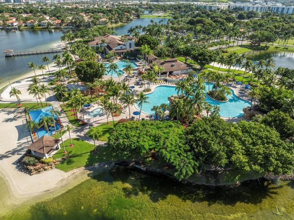 11325 NW 66th St, Doral FL 33178