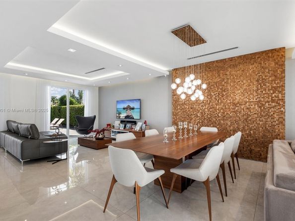 11325 NW 66th St, Doral FL 33178