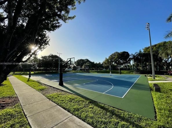 11325 NW 66th St, Doral FL 33178