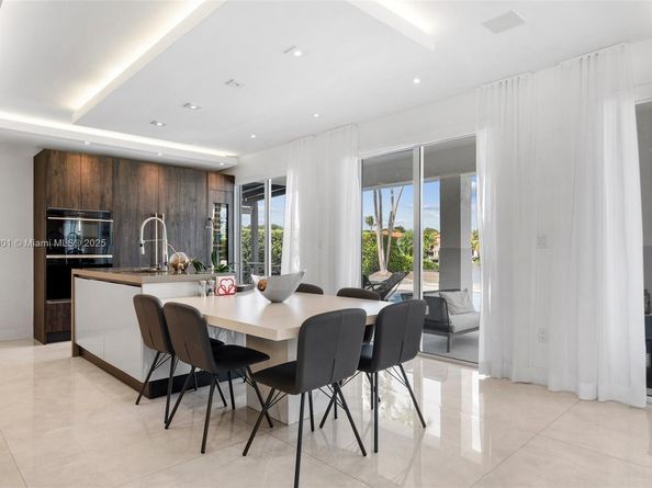 11325 NW 66th St, Doral FL 33178