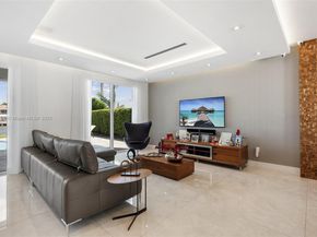 11325 NW 66th St, Doral FL 33178