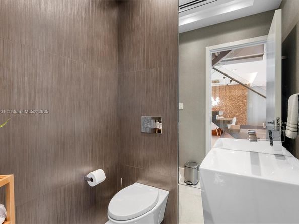 11325 NW 66th St, Doral FL 33178