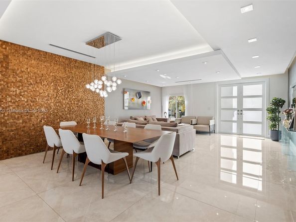 11325 NW 66th St, Doral FL 33178