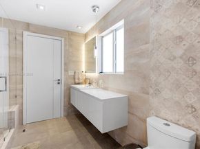 11325 NW 66th St, Doral FL 33178