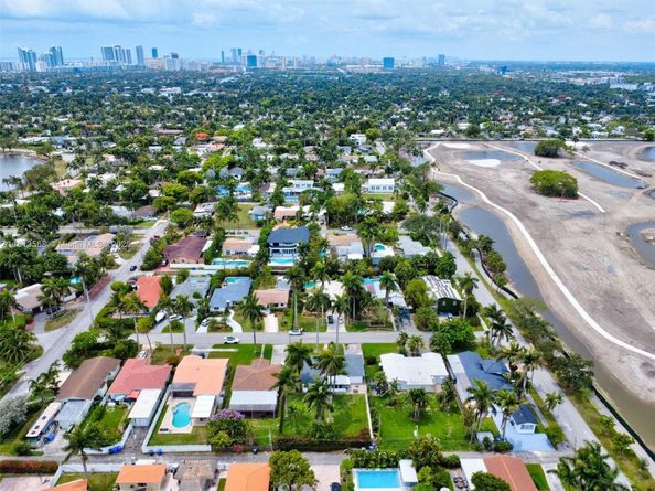 1319 Buchanan St, Hollywood FL 33019
