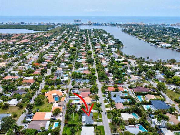 1319 Buchanan St, Hollywood FL 33019