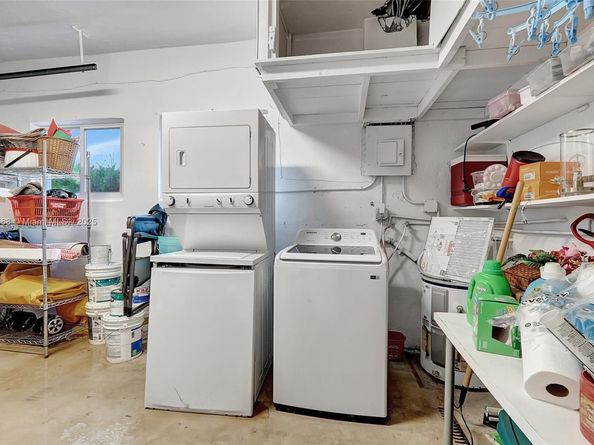1319 Buchanan St, Hollywood FL 33019