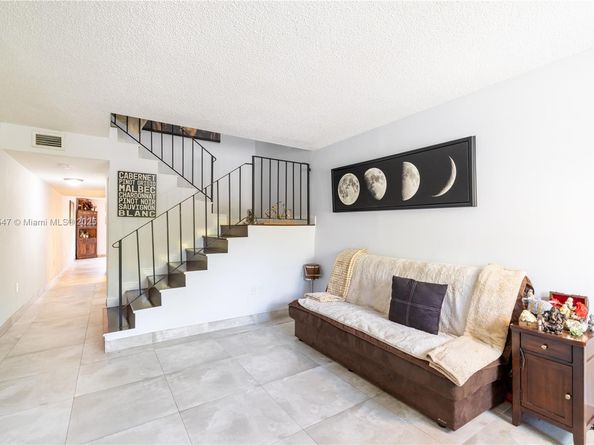 Undisclosed Address #A11816547, Miami FL 33162
