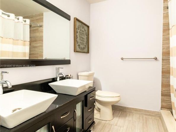 Undisclosed Address #A11816547, Miami FL 33162