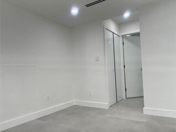14001 NW 10th Ave, Miami FL 33168