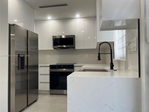 14001 NW 10th Ave, Miami FL 33168