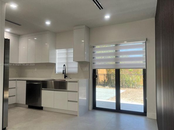 14001 NW 10th Ave, Miami FL 33168
