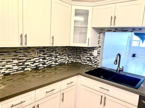 2901 N Nob Hill Rd 203, Sunrise FL 33322