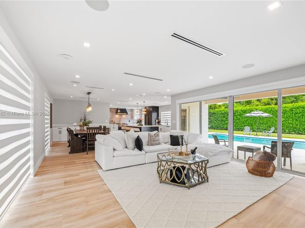 8605 SW 162nd St, Palmetto Bay FL 33157