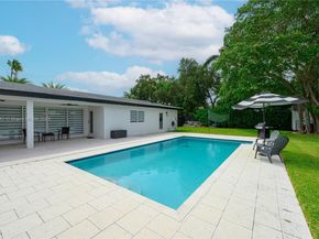 8605 SW 162nd St, Palmetto Bay FL 33157