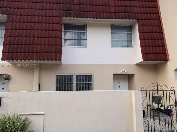 4136 Inverrary Dr 15C, Lauderhill FL 33319