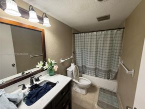 4136 Inverrary Dr 15C, Lauderhill FL 33319