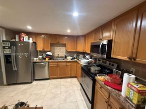 4136 Inverrary Dr 15C, Lauderhill FL 33319