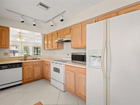 10836 Cypress Glen Dr, Coral Springs FL 33071