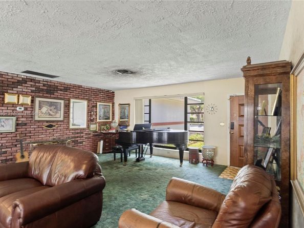 4322 Alton Rd, Miami Beach FL 33140