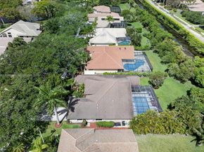 1025 Creekford Dr, Weston FL 33326