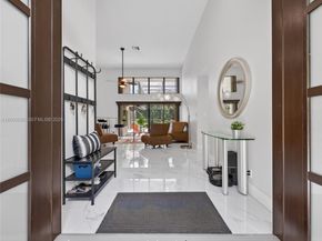 1025 Creekford Dr, Weston FL 33326