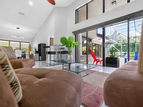 1025 Creekford Dr, Weston FL 33326