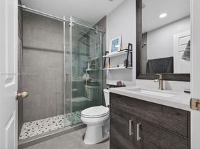 1025 Creekford Dr, Weston FL 33326