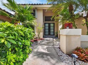 1025 Creekford Dr, Weston FL 33326