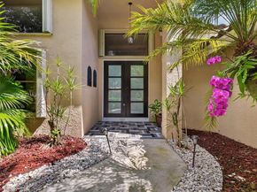 1025 Creekford Dr, Weston FL 33326