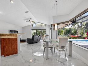 1025 Creekford Dr, Weston FL 33326