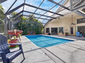 1025 Creekford Dr, Weston FL 33326