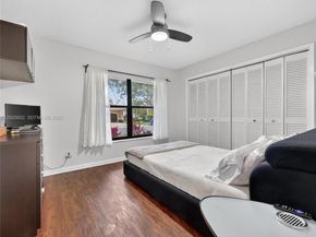 1025 Creekford Dr, Weston FL 33326