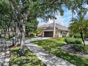 1025 Creekford Dr, Weston FL 33326