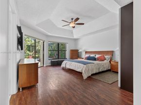 1025 Creekford Dr, Weston FL 33326