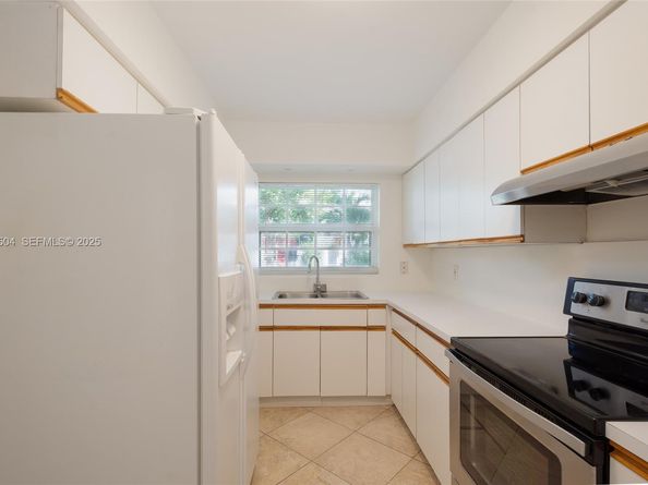 1734 NE 142nd St, North Miami FL 33181