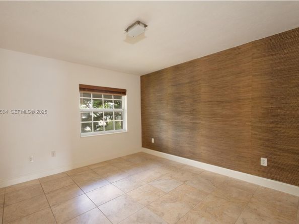 1734 NE 142nd St, North Miami FL 33181